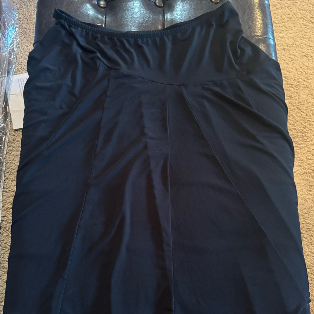 - -I.N. Studio size L black skirt with handkerchief hem in EUC